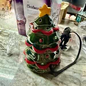 Scentsy Festive Green and Red Tree Warmer , New in Box